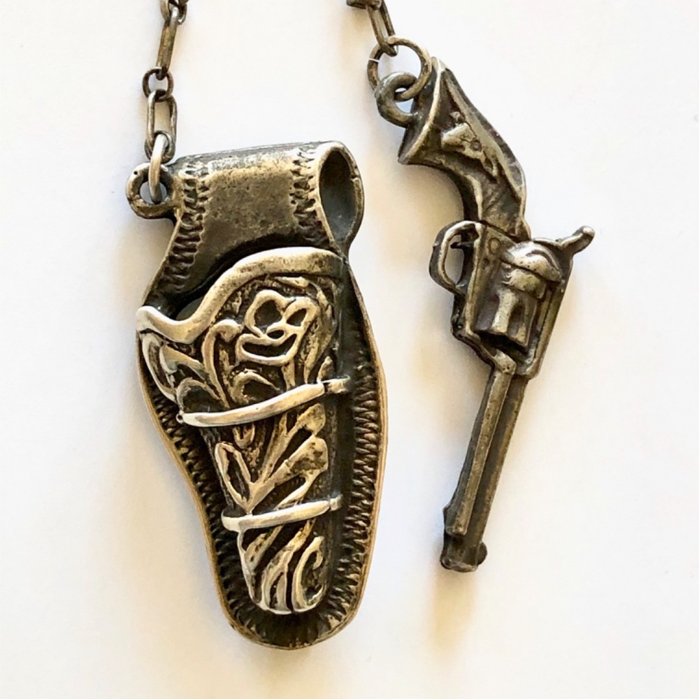 Rare Sterling Silver Revolver & Holster Brooch Pin - Picture 5 of 10